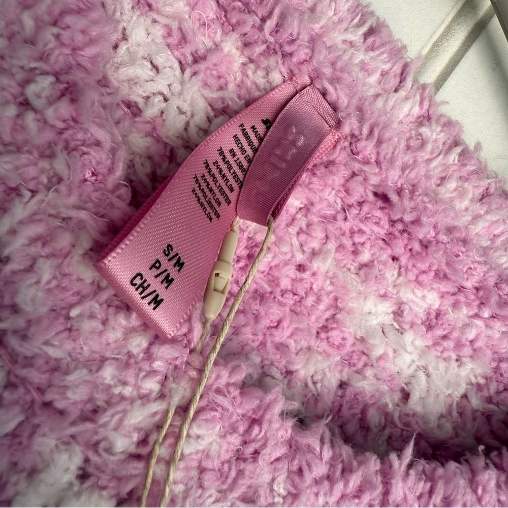 SKIMS Size S/M Pink Cozy Houndstooth Unisex Pull Over Sweater NEW! - Picture 6 of 7